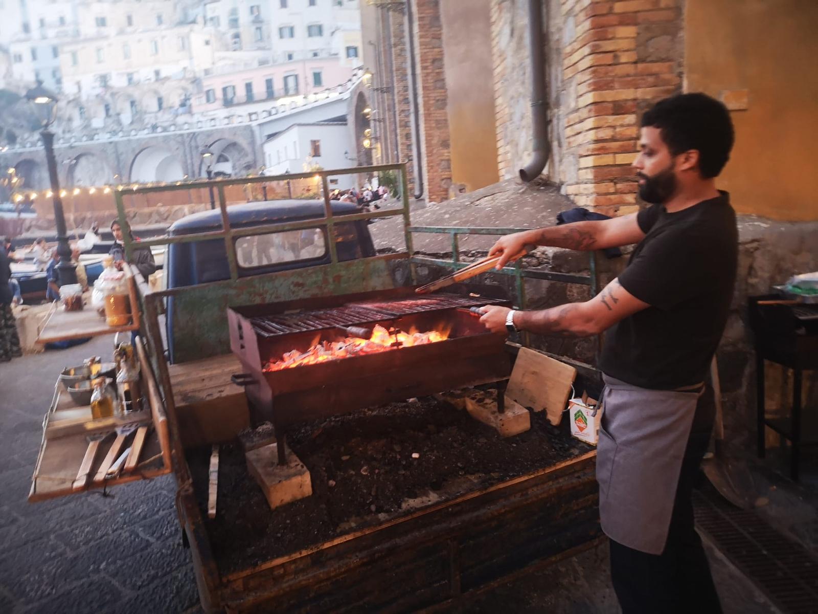 Miguel al banco del Caffè Vittoria